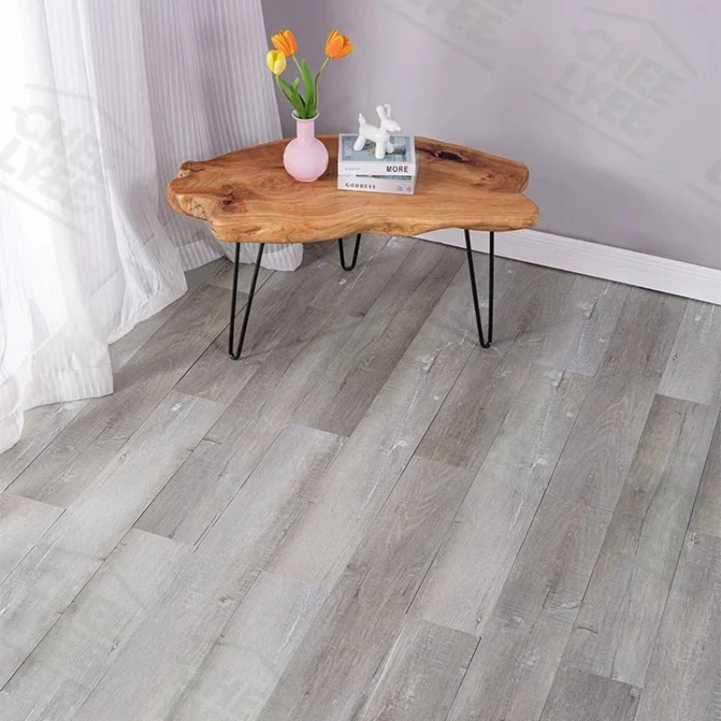 Pegatina de Piso Vinílica con Diseño de Madera o Cemento – Autoadhesiva, Gruesa e Impermeable