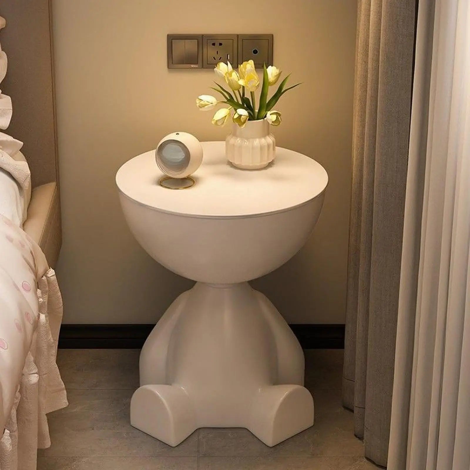 Light Luxury Cartoon Sofa Coffee Table Edge Table Creative Flat Head  Small Household Plastic Coffee Table Furniture Side Table