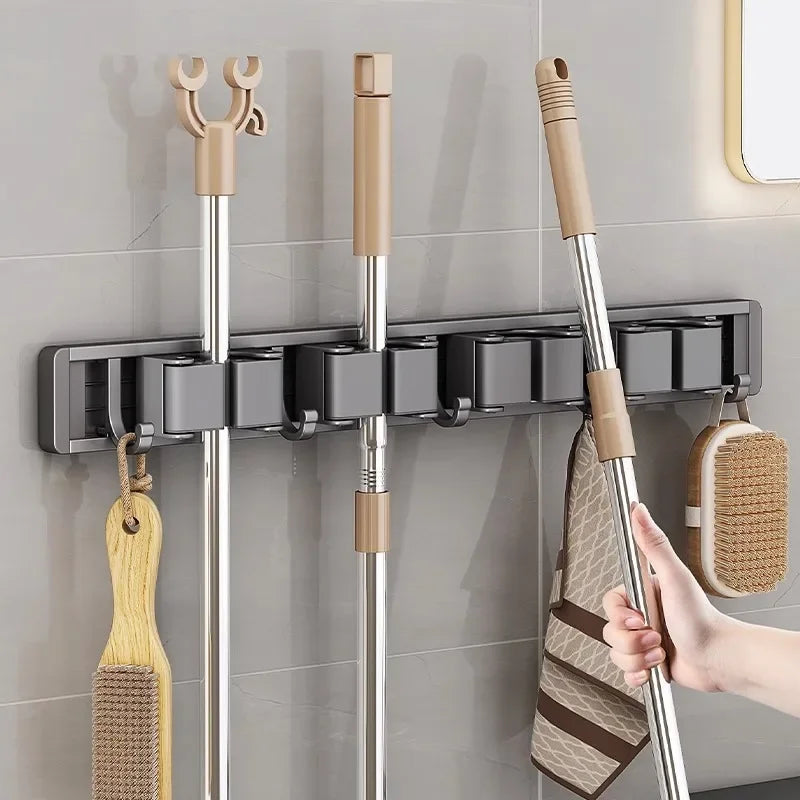 Organizador de Escobas y Trapeadores de Pared Hero